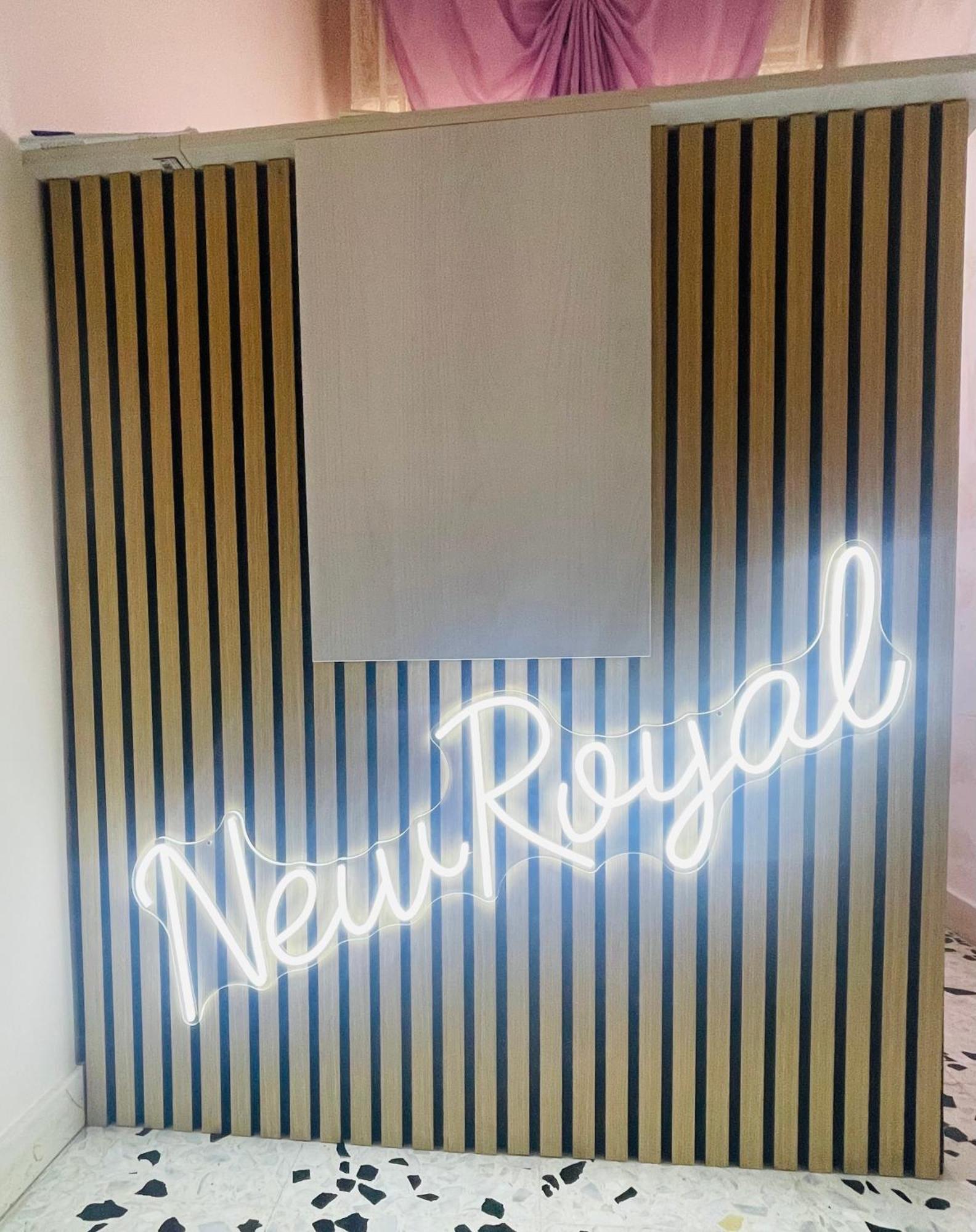 New Royal Couette-café